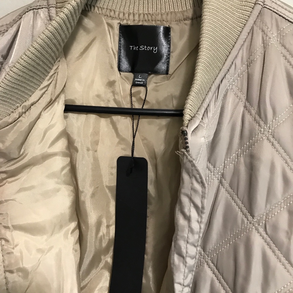Bomber jacket. - Picture 2 of 2